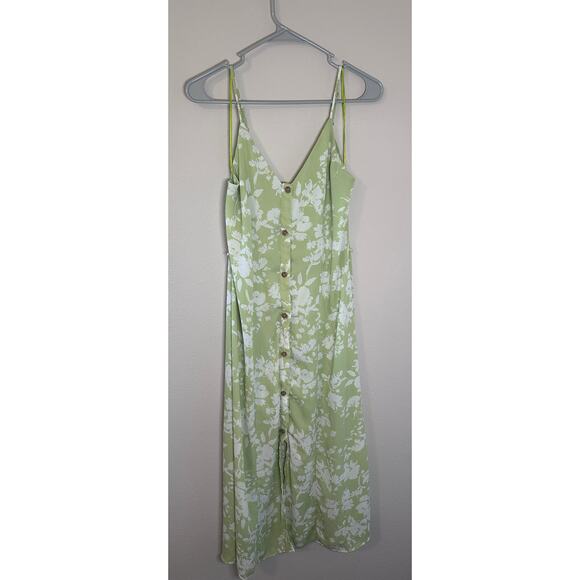 Sienna Sky Dresses & Skirts - Sienna Sky light green slip sleeveless floral dress size Medium
